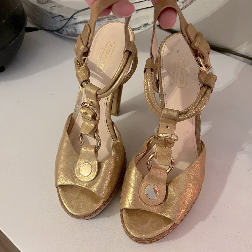COACH Gold Metallic Leather Heels size 7